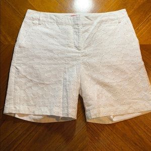 Izod sz 4 WHITE EYELET SHORTS euc